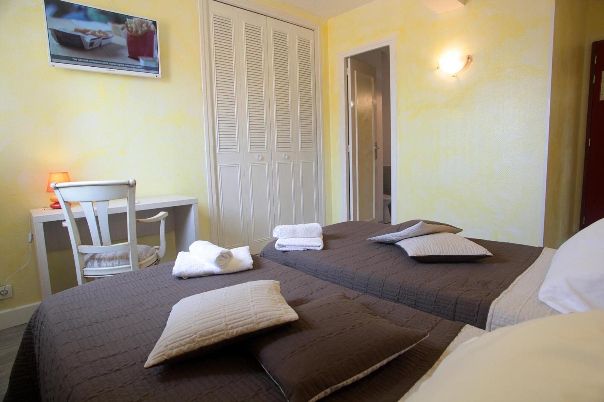 Hotel De La Plage 2 Etoiles Valras-Plage Room photo